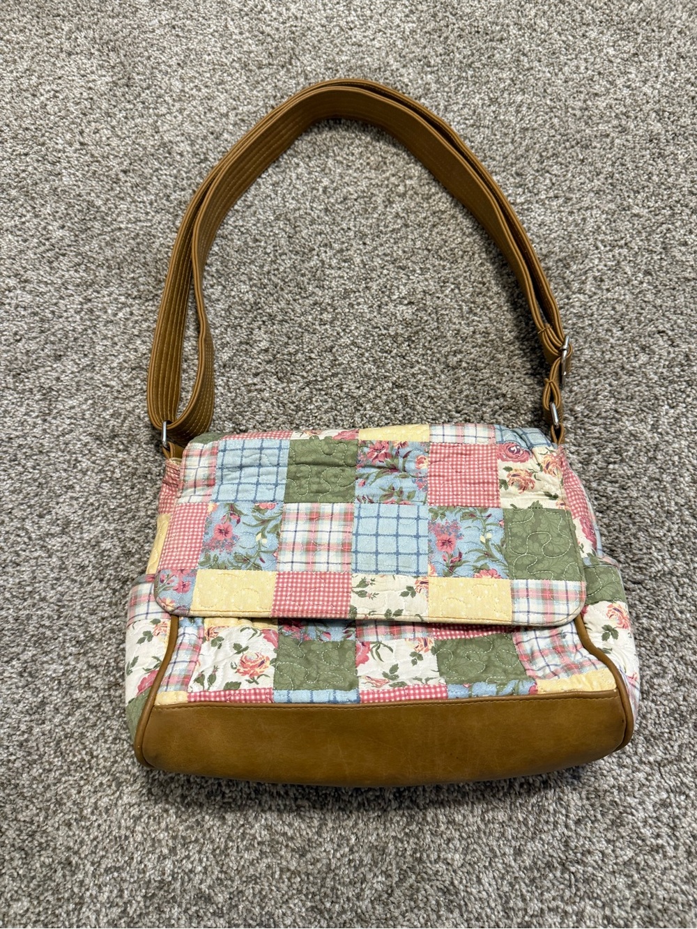 Donna Sharp Kentucky Original Quilted Patchwork Handbag Pink Green Floral